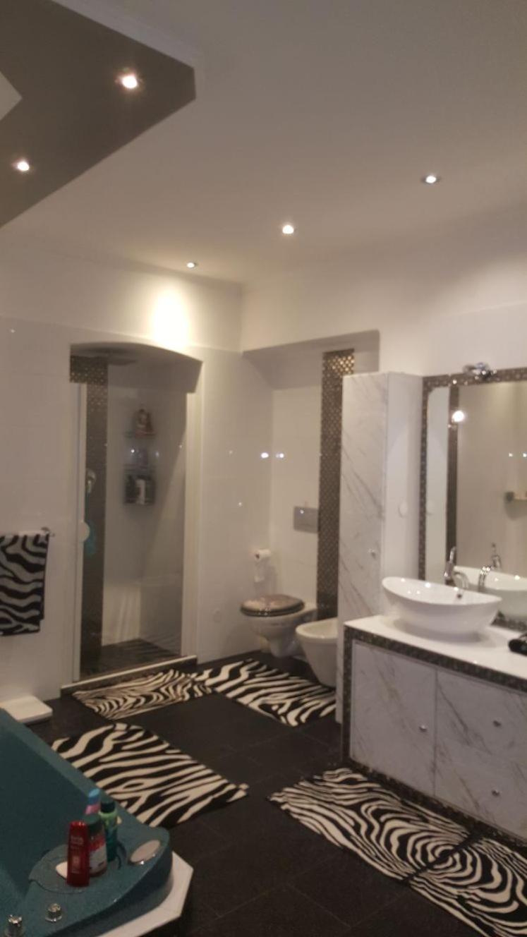 Grosse Wohnung Naehe Zentrum Viyana Dış mekan fotoğraf